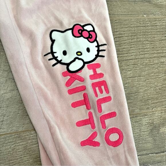 Hello Kitty Sanrio x H&M Pink Velour Girls Set - Picture 3 of 14